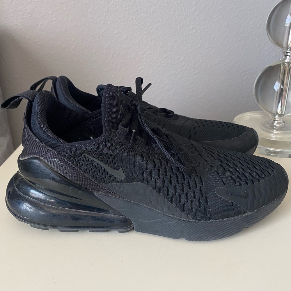 Nike Women’s Air Max 270 size 8